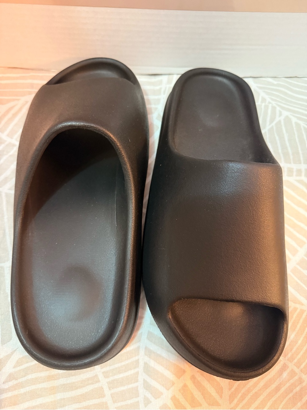 Yeezy Black Comfort Slide Sandals Kanye West. Size 11
